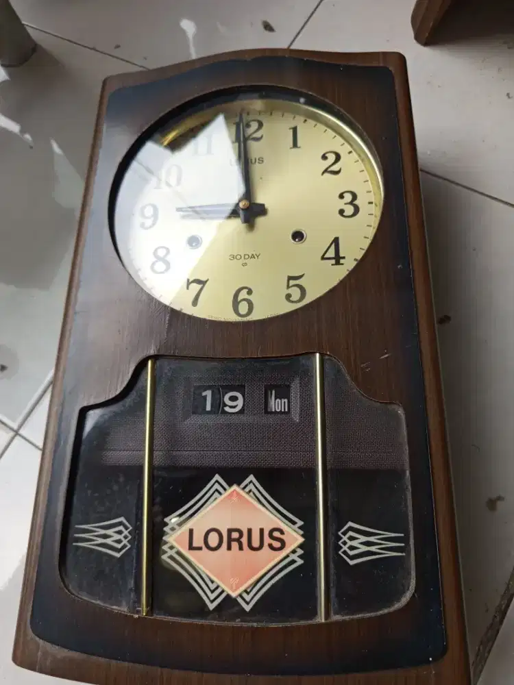 Dijual jam dinding kuno