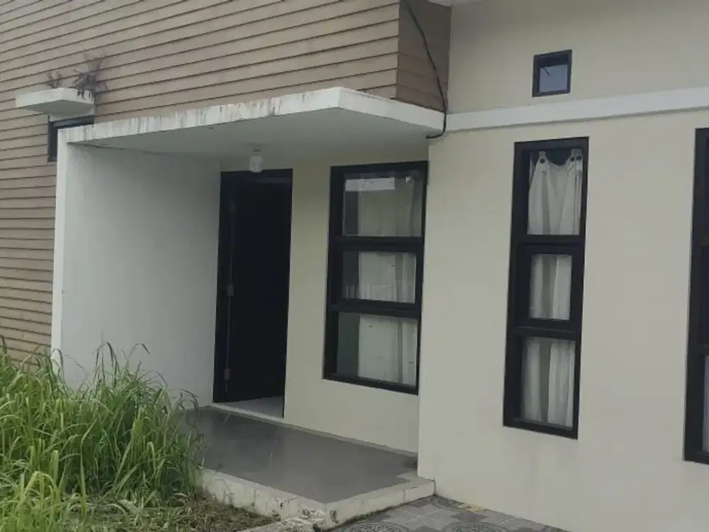 Rumah Terawat + Kolam Renang di Taman Kopo Katapang Bandung