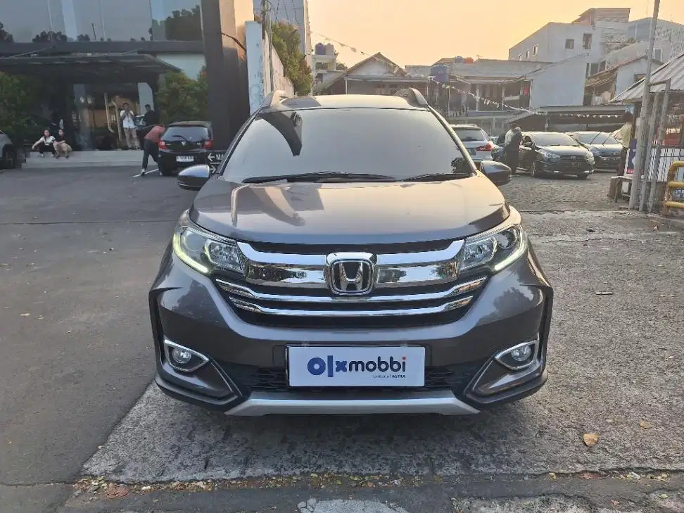DP MURAH Honda BR-V 1.5 E Bensin-AT 2019 Abu C5RGA