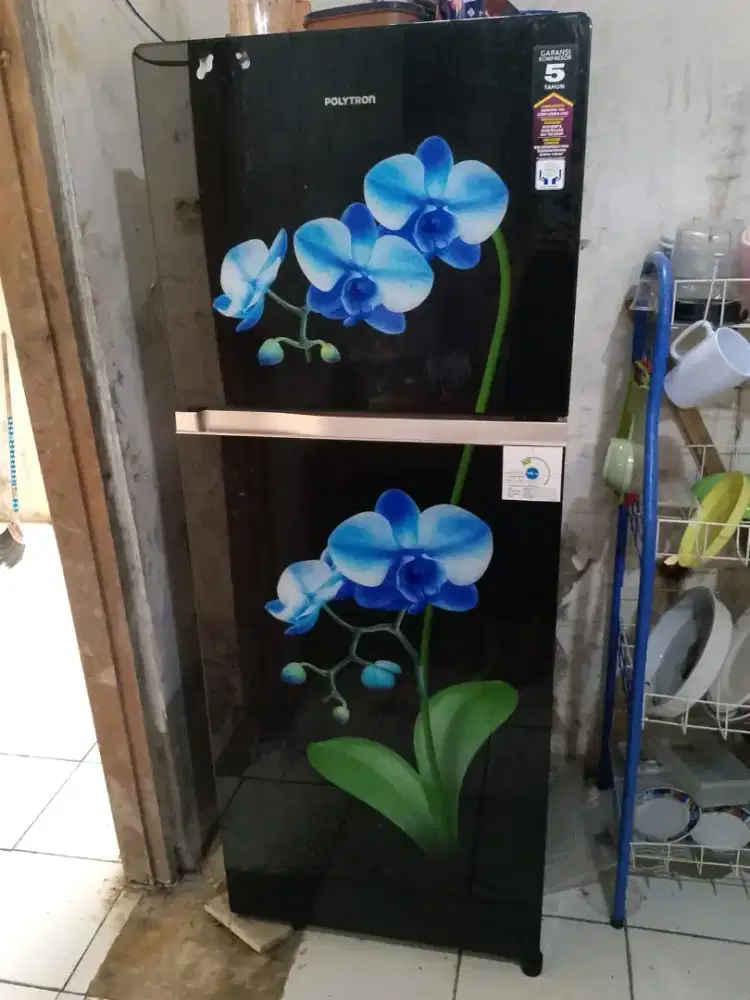Jual kulkas 2 pintu merk polytron beleza masih orian siap antar