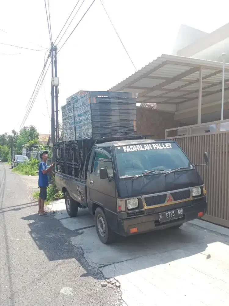 Pallet plastik bekas kondisi bagus gudang