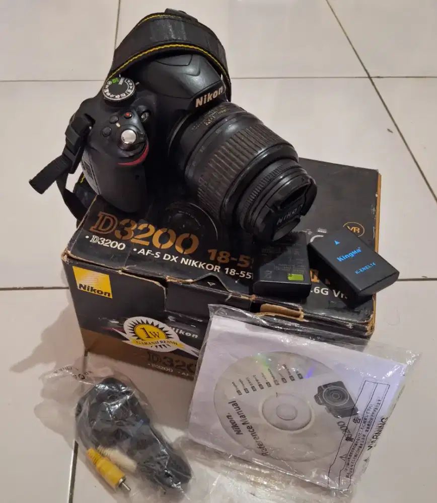Nikon D3200 lensa kit + lensa 55-300