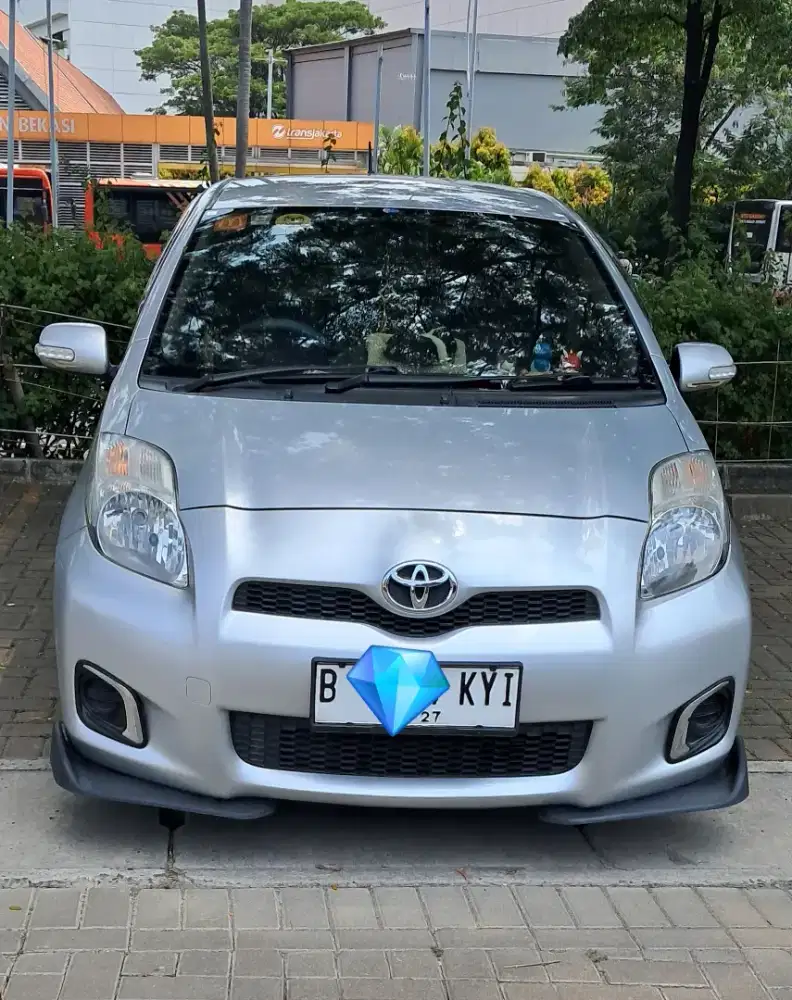 Yaris 2012 low KM