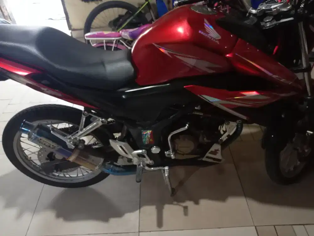 Dijual kereta Honda CB150R