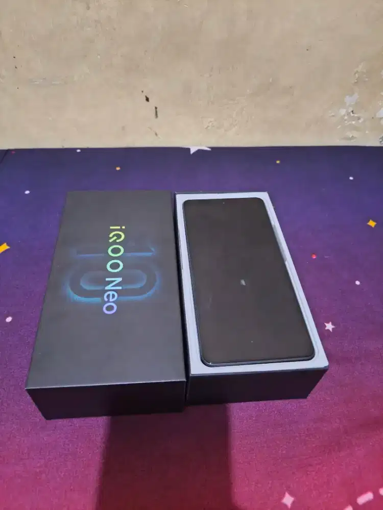 iqoo 10 16/512 second