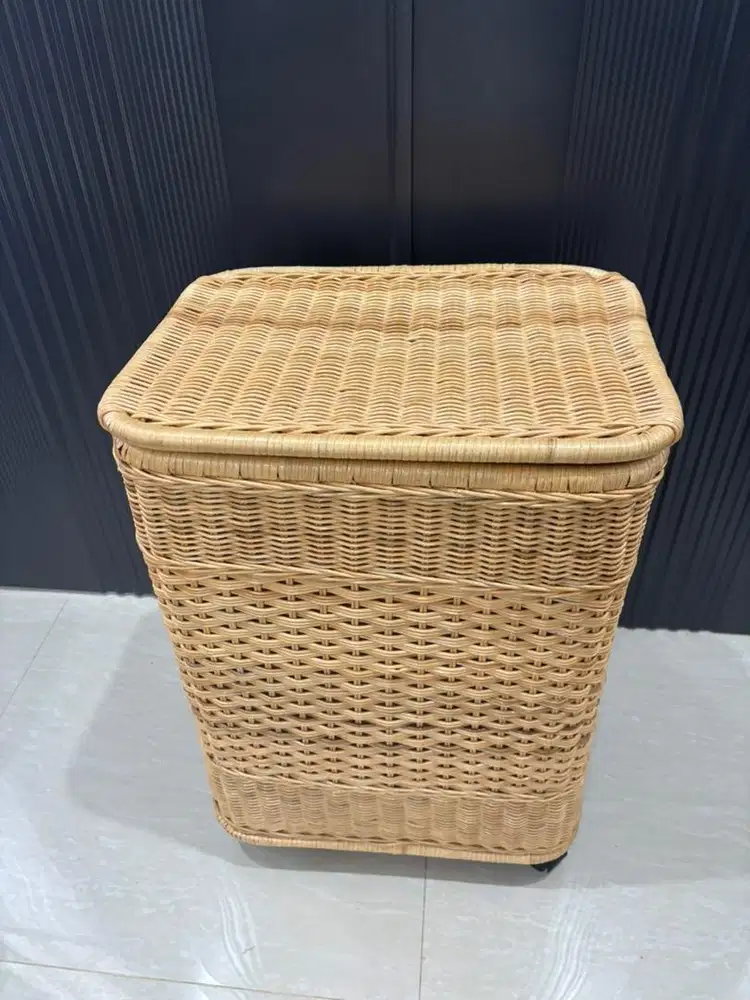 Keranjang laundry rotan