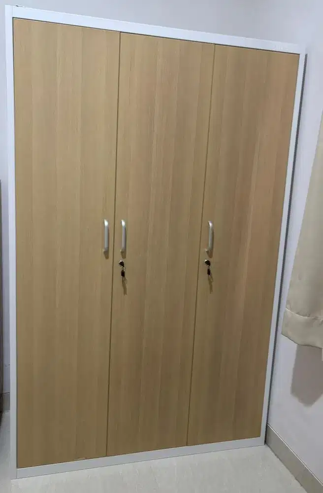 Lemari 3 pintu selma