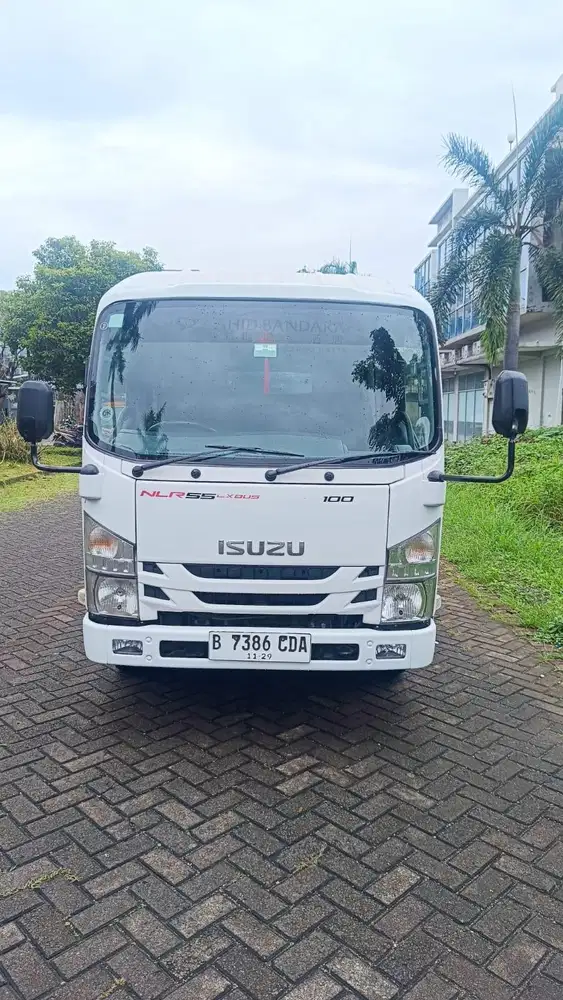 ELF MINIBUS 20 SEAT 2019