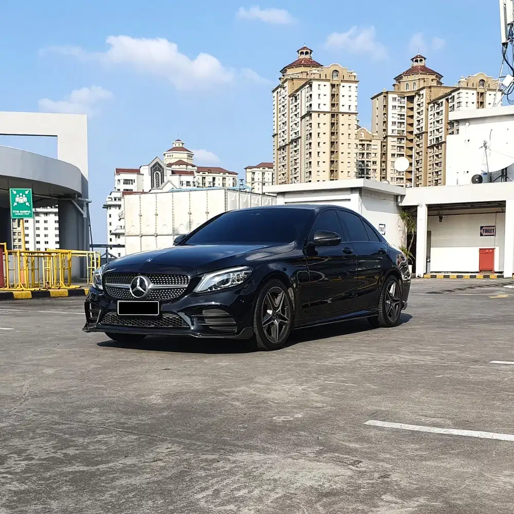Mercedes-Benz C300 2019 Bensin