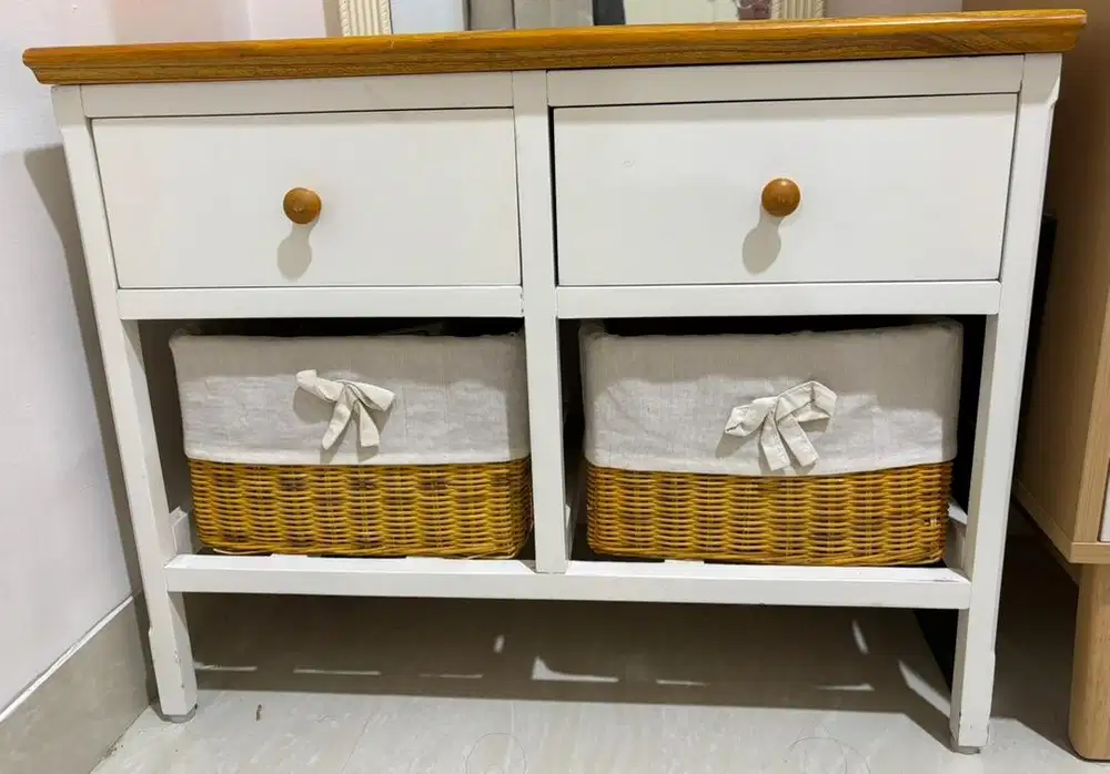 Meja kabinet keranjang rotan