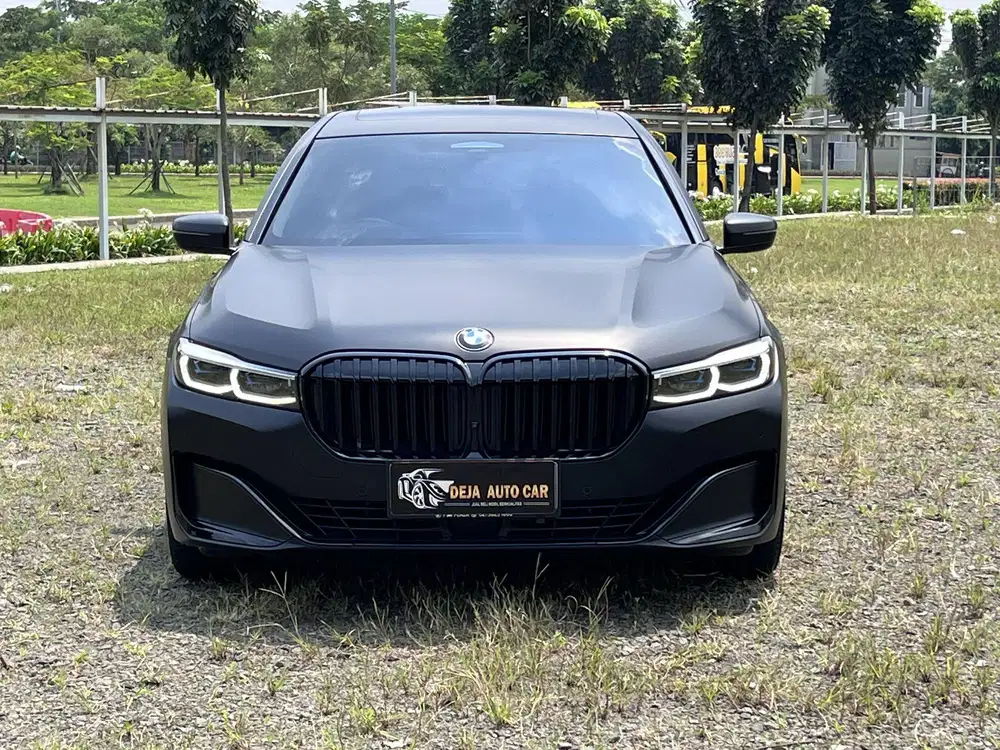 BMW 740Li OPULENCE G12 3.0 Thn 2022 Black On Cognac Low KM 7Ribuan