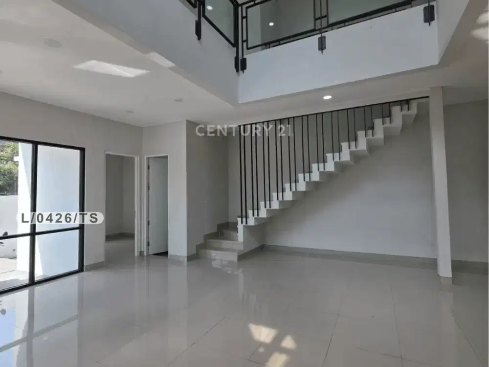 Rumah 2 Lantai Posisi Hoek Siap Huni Di Taman Holis Indah Bandung