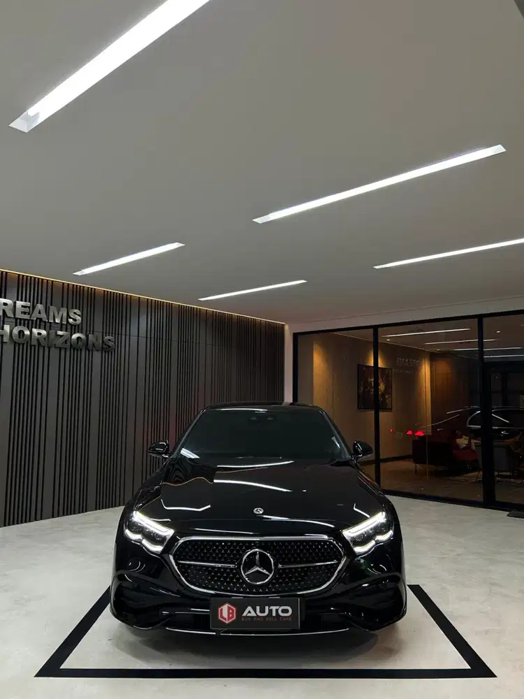 Mercedes-Benz E300 AMG 2026 Hitam Km800perak B1046PAL Mercy Nik 2025
