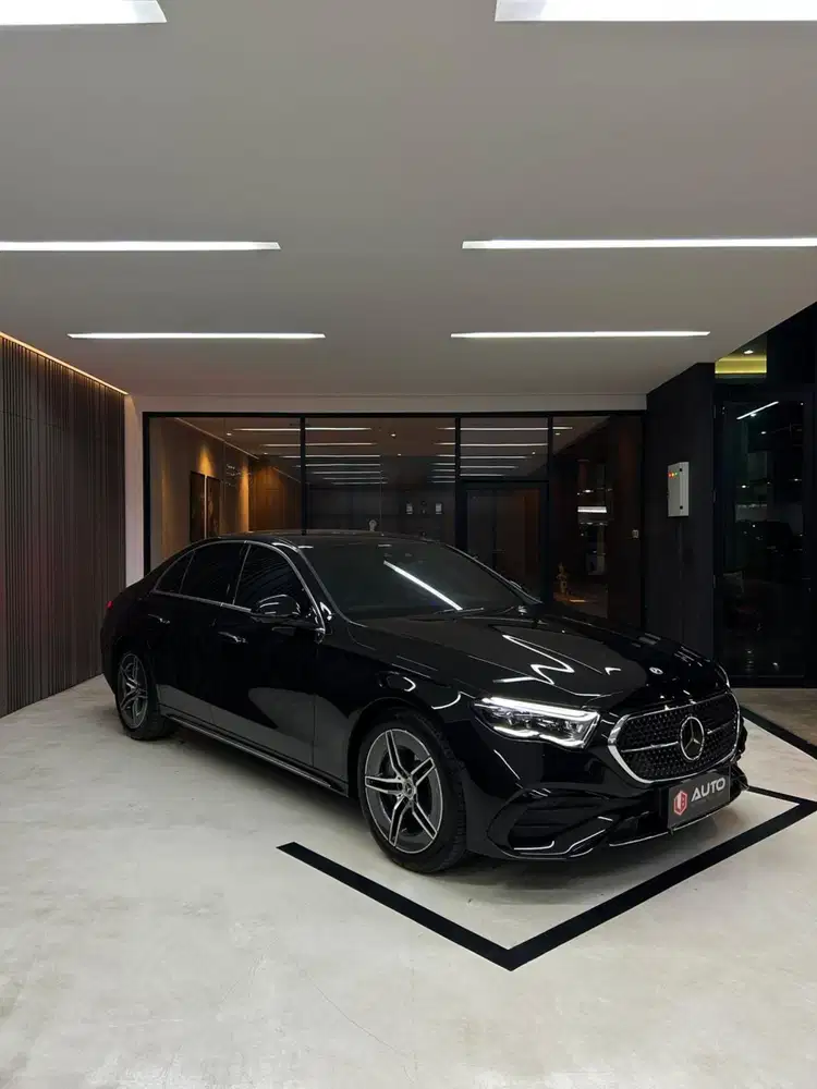 Mercedes-Benz E300 AMG 2026 Hitam Km800perak B1046PAL Mercy Nik 2025