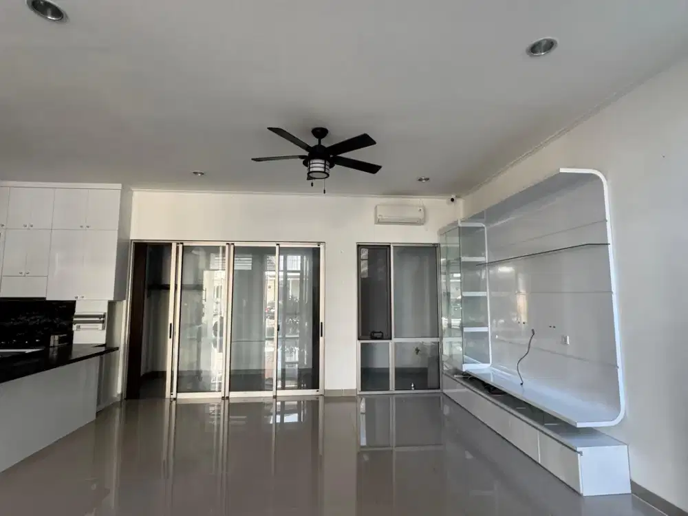 DIJUAL Rumah PIK2 uk 10X15 SEMI FURNISHED HARGA 5.5M