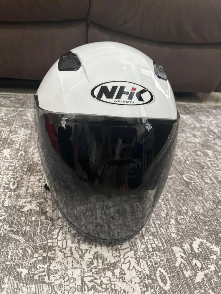 Helm NHK putih like new