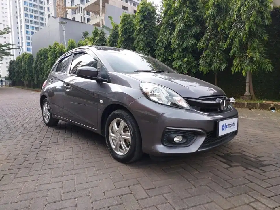 DP MURAH Honda Brio Satya 1.2 E Bensin-AT 2017 Abu-abu C9FQT