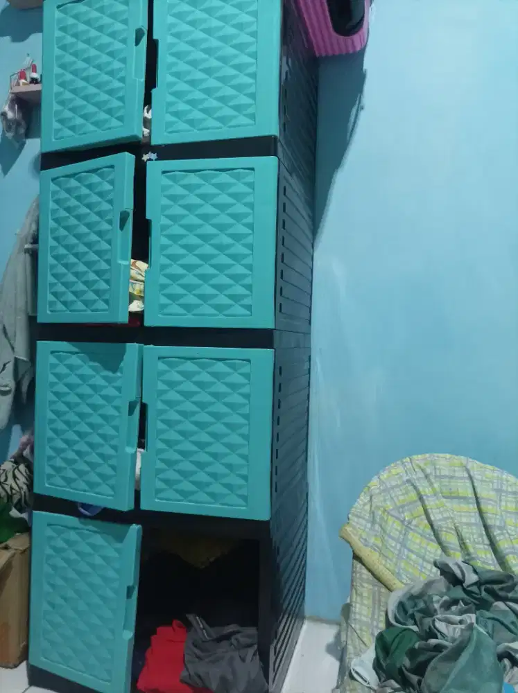 Lemari plastik 4 laci