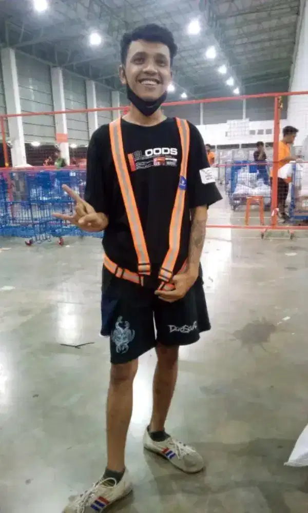 Cari kerja yang ada mess nya