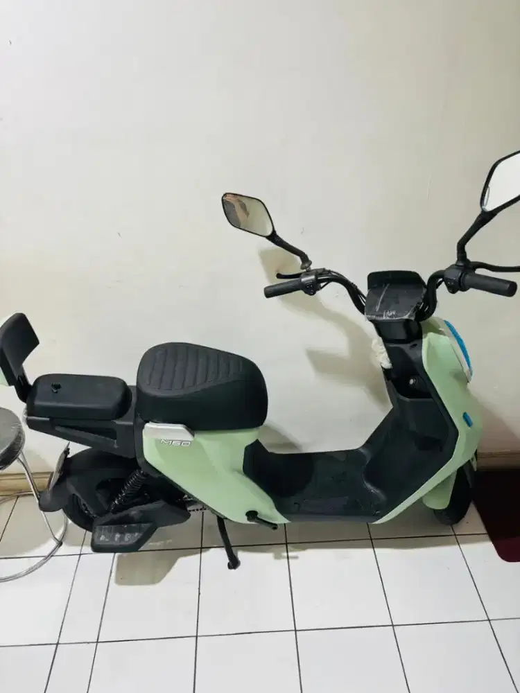 Sepeda listrik merek uwinfly