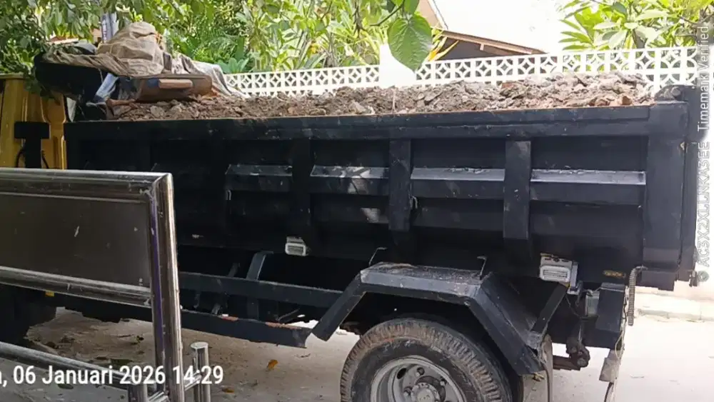 Urugan Atau Buang sisa puing tanah dan smph