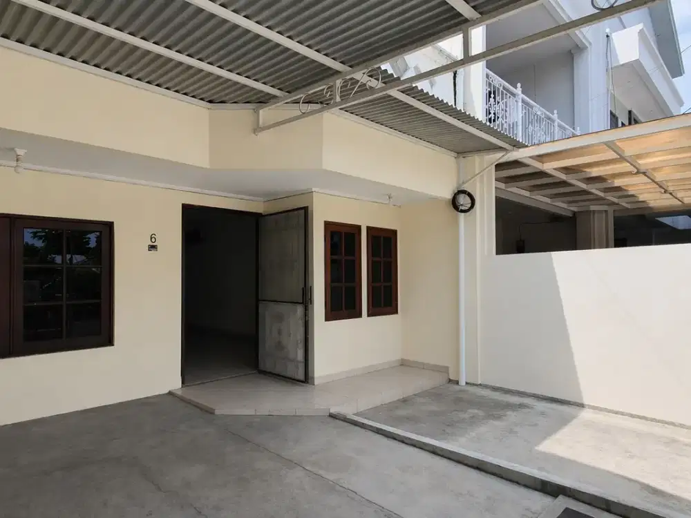 Rumah rapih siap huni di Pelepah Indah, Kelapa Gading.