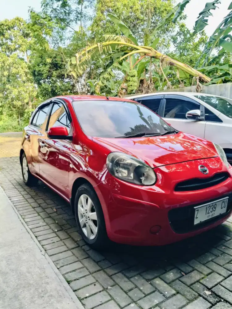 Nissan March Matic mulus