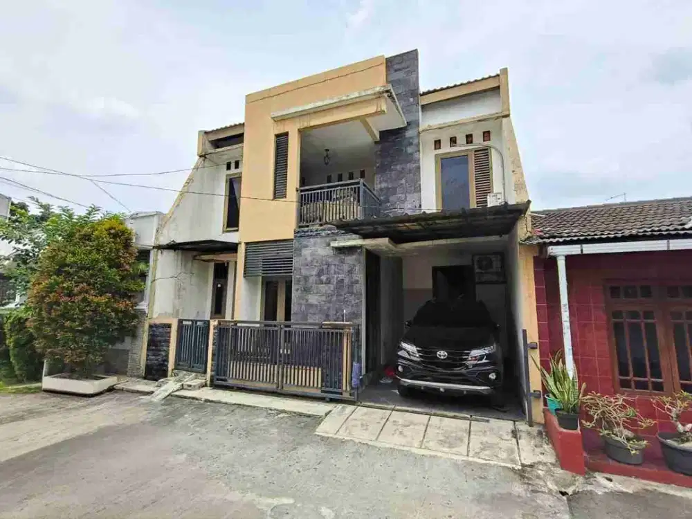Turun harga rumah 2 lantai dalam perumahan Sukatani Depok
