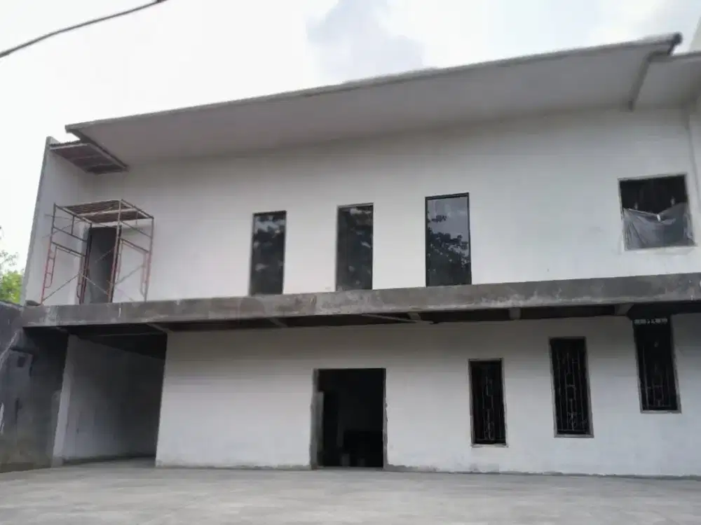 Bangunan Komersial Kris kencana