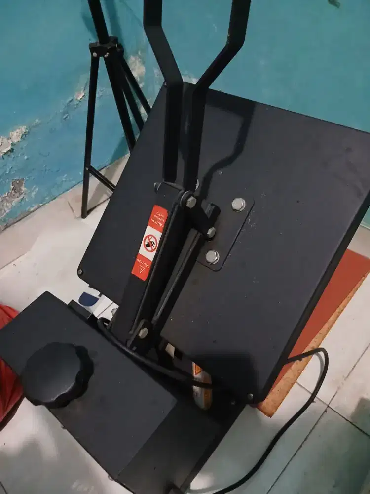 MESIN PRESS SABLON / MESIN PRES KAOS