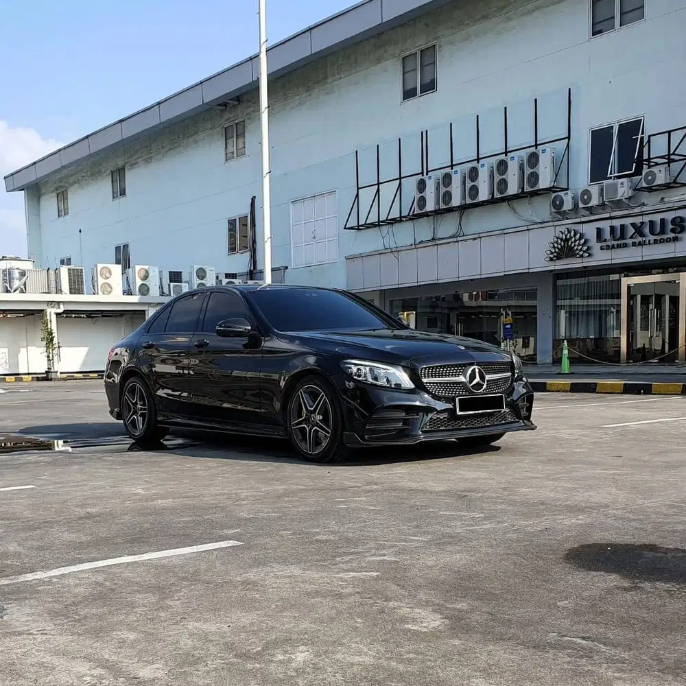 (TDP 85JT) LOW KM 44 RB ! MERCEDES BENZ C 300 AMG 2019 HITAM ! RECORD