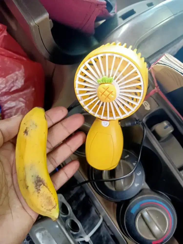 Di jual kipas anggin tangan pakai baterai dan cas usb wa dan hp