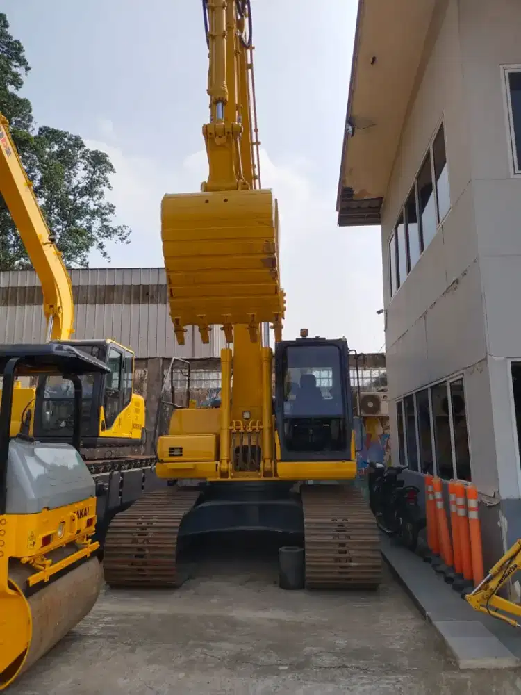 Komatsu PC210-10MO Tahun 2022