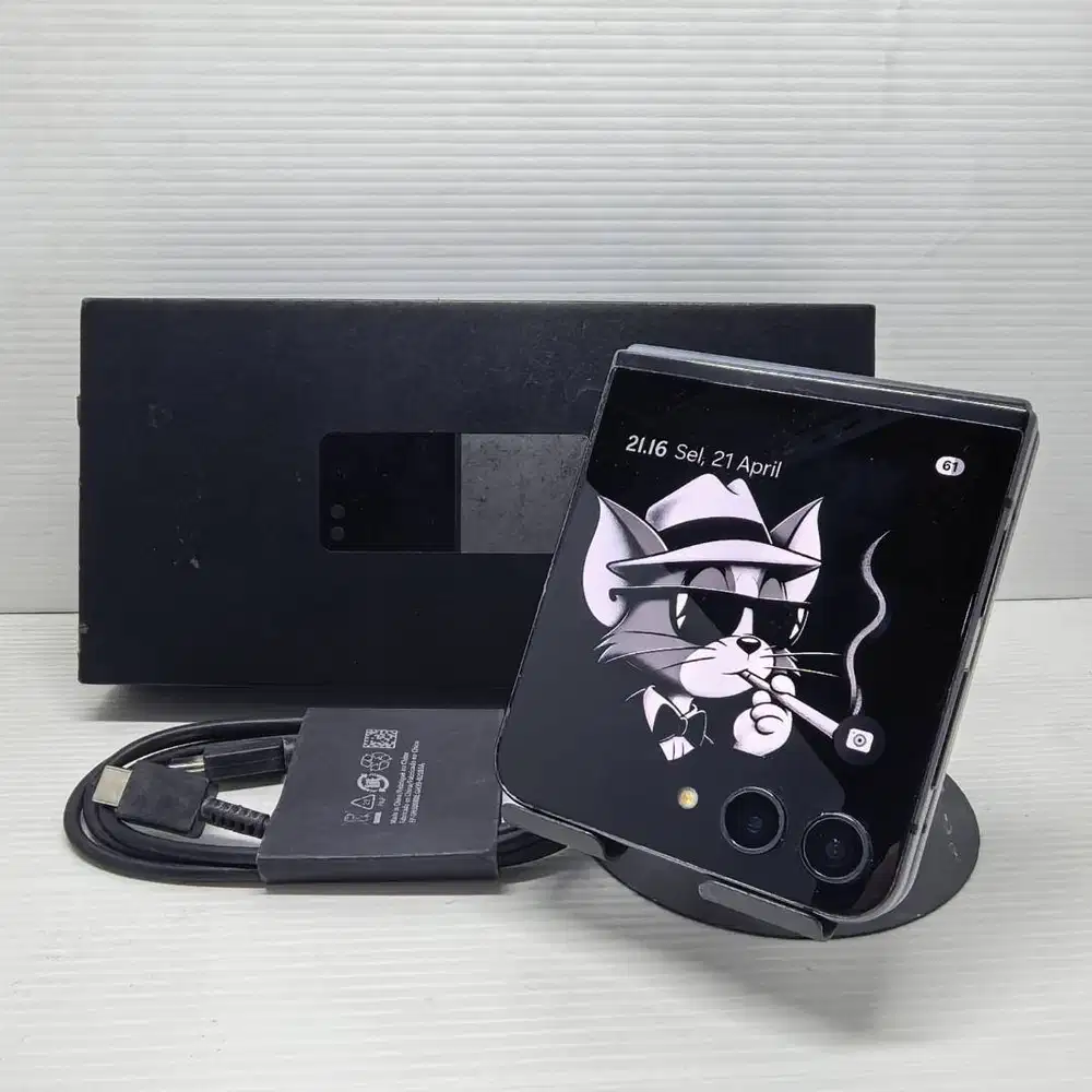 MULUS NO MINUS SAMSUNG GALAXY Z FLIP 5 5G 8/512 GRAPHITE RESMI SEIN FU