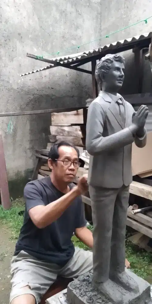 PEMBUAT PATUNG RELIEF MASKOT MONUMEN DAN ACTION FIGUR