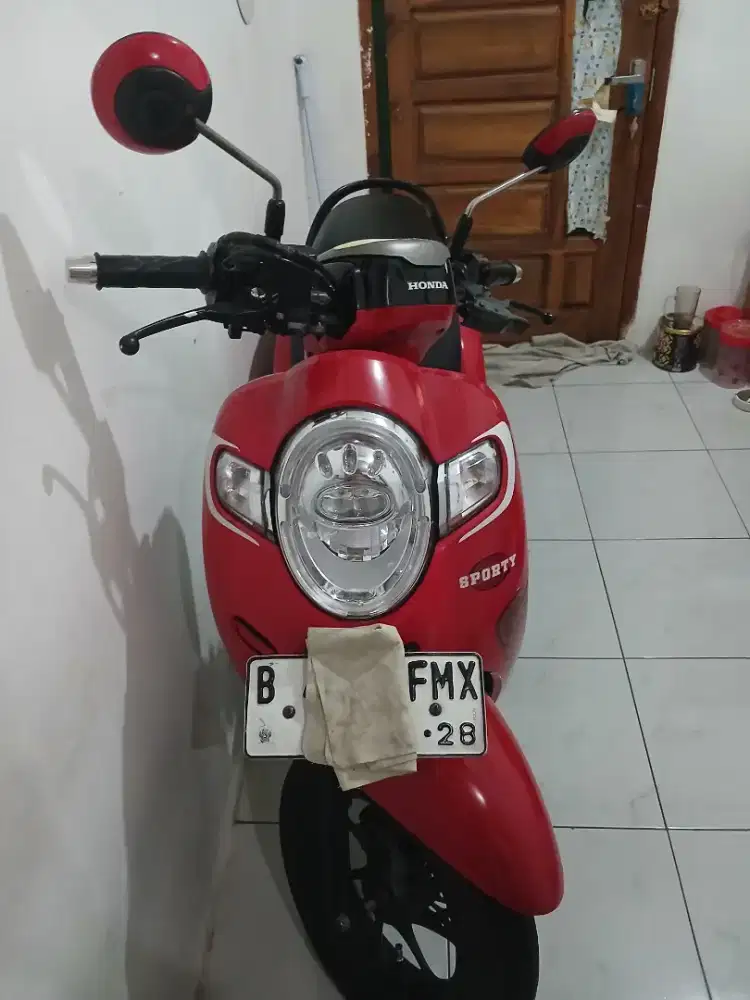 Honda scoopy tahun 2018