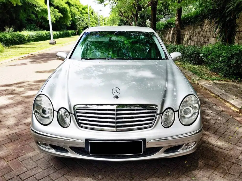 Mercy E240 AT Silver Tahun 2004 MercedesBenz E Class Automatic