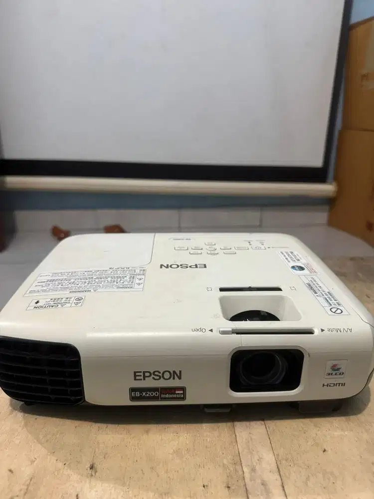 Proyektor epson ebx200