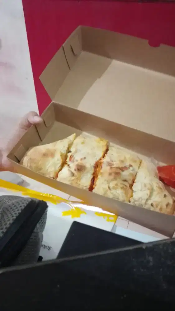 Dibutuhkan lowongan pegawai karyawan karyawati penjaga stand makanan