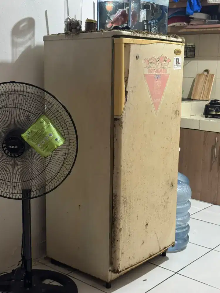 Kulkas Mitsubishi trijumbo