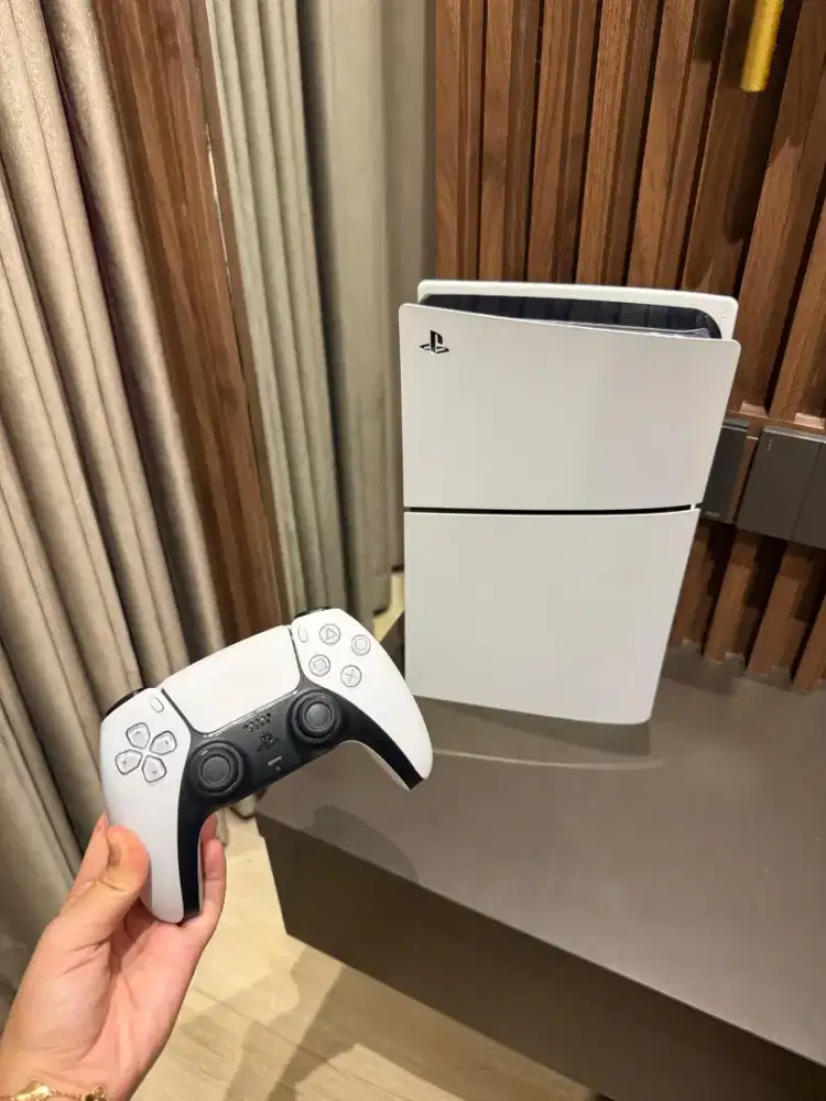 Ps5 slim disc 1 TB garansi indo