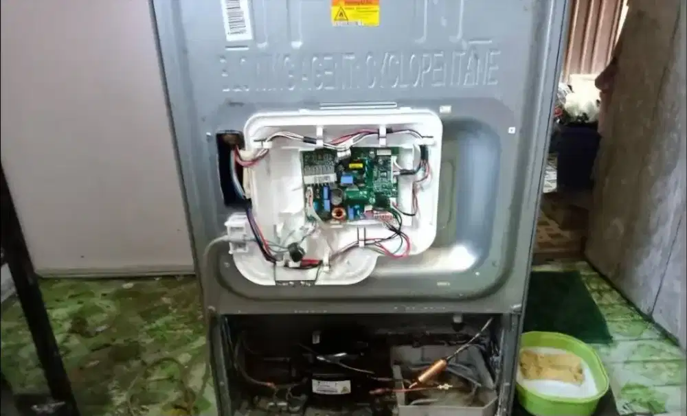 Jasa service AC,kulkas 24 jam,bongkar pasang AC baru/bekas.