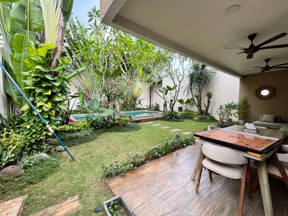 Jual Cepat Rumah Luas 600 ada Swimming  Pool, Lapangan Bola di Bintaro Sektor 9, Tangerang Selatan