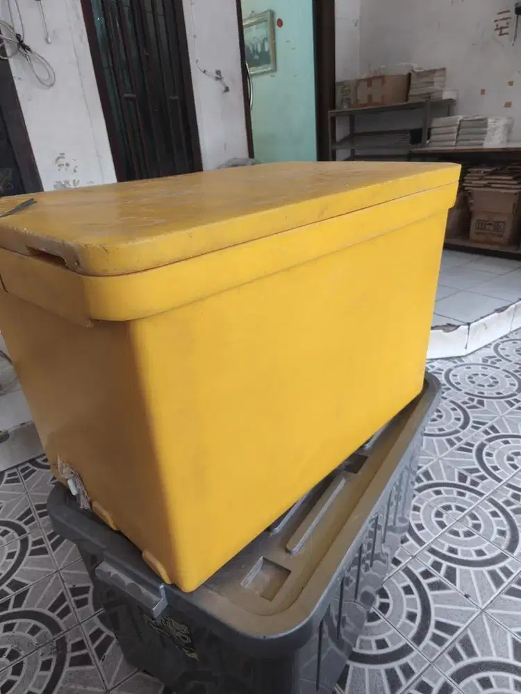 Cooler box / box es / ice box / kotak pendingin es 120 liter Ocean
