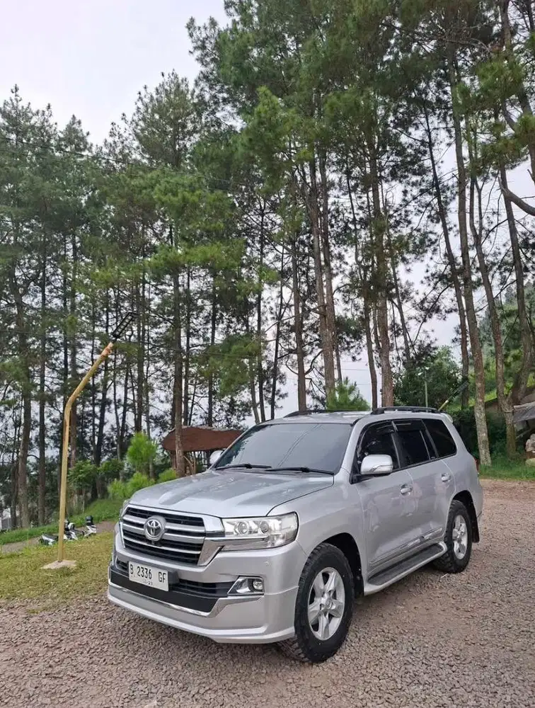 Toyota Land Cruiser Bensin V8