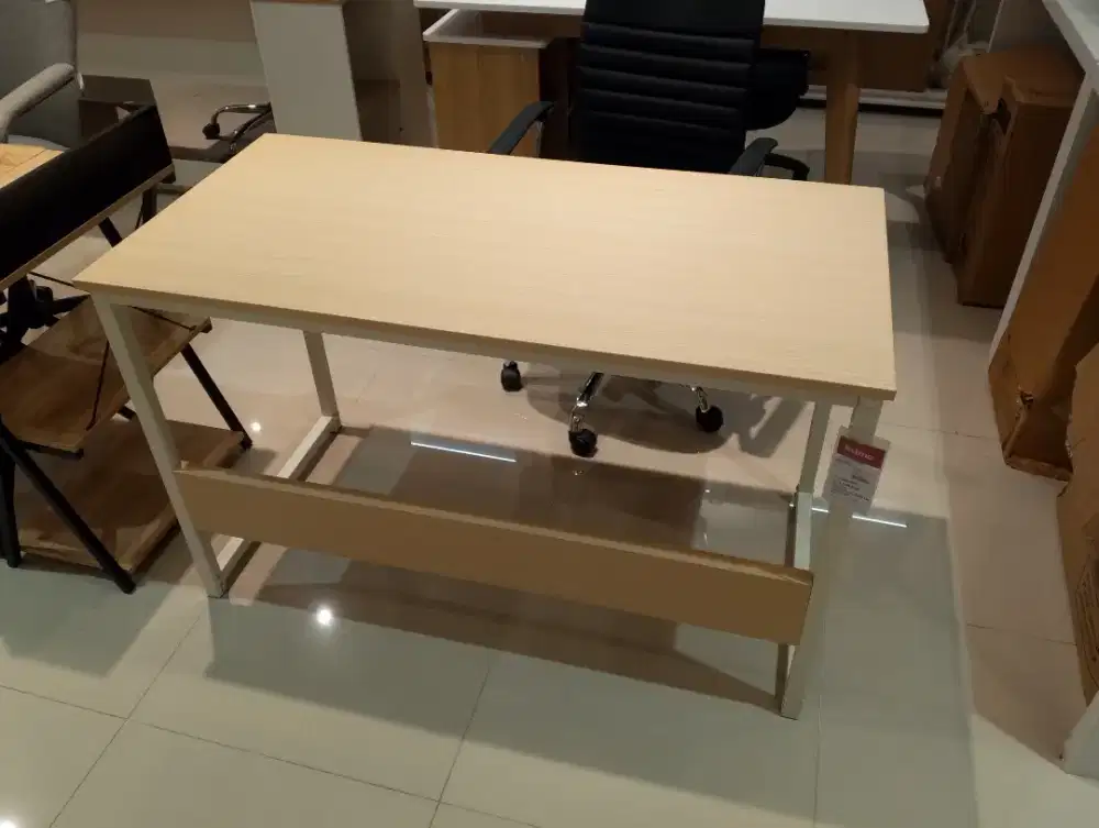 Meja Kantor Besi