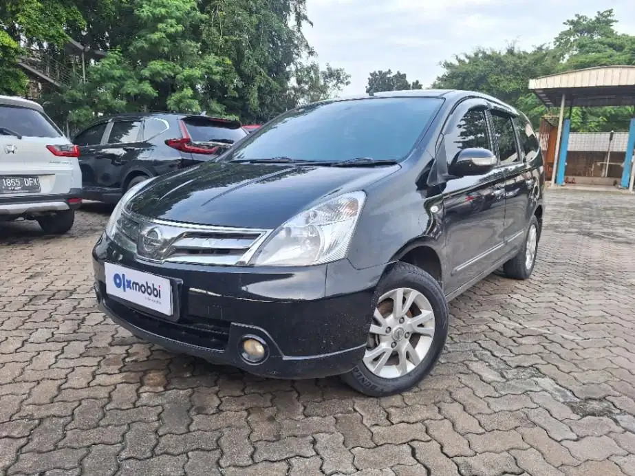 Nissan Grand livina AT 2011 KMQ