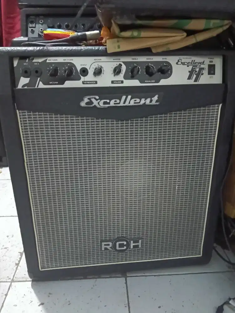 Ampli keyboard 12inch lazer exelent