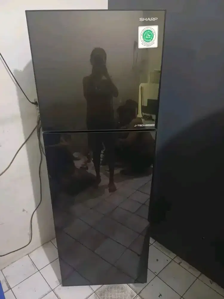 Kulkas Sharp j-tech inverter