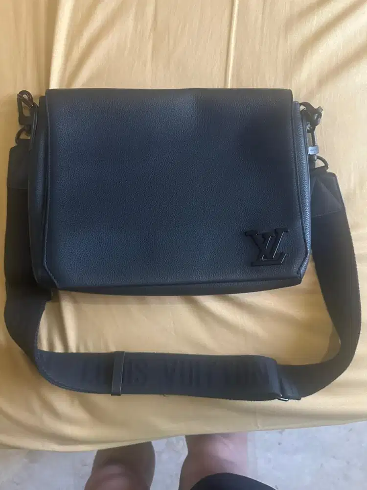 Lv takeoff masenger original